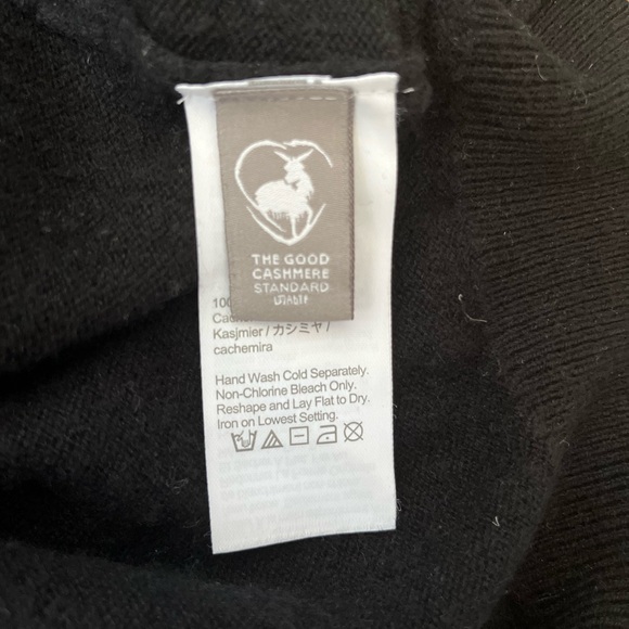 J. Crew Cashmere Relaxed V-Neck Sweater In Black Size XXS - Picture 5 of 7